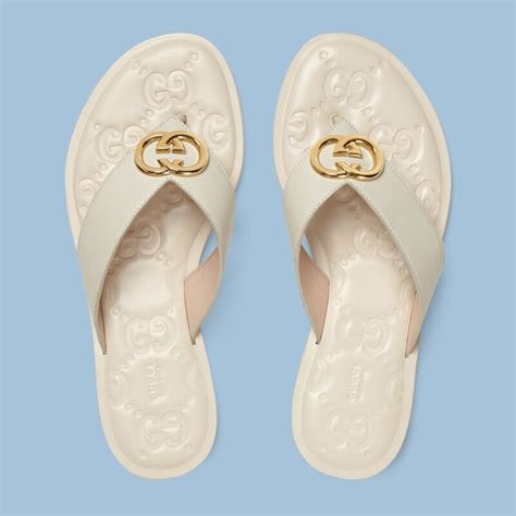 chancleta gucci de mujeres|Chancla con GG para mujer en piel blanca .